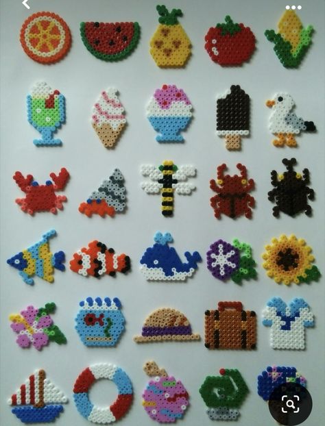 Japanese Unicorn, Beads Snowflakes, Perler Bead Designs, Melty Bead Designs, Melt Beads Patterns, Hamma Beads Ideas, Easy Perler Bead Patterns, Melty Bead Patterns, Pearl Beads Pattern