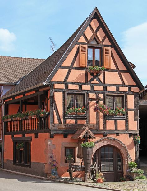 German Houses, Timber Frame House, German Architecture, European Cottage, Europe Aesthetic, Alsace France, Medieval Houses, Tudor House, Unique Buildings