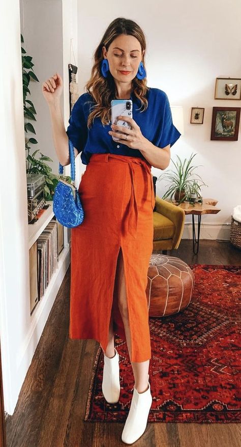 Secondhand Style, Orange Outfit, Orange Skirt, Mode Inspo, New Classic, Casual Fall Outfits, Colourful Outfits, Mode Inspiration, Outfits Casuales