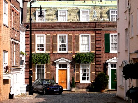 English Townhouse, London Homes, Fabulous Homes, British Houses, Inspiring Architecture, Eaton Square, Orange Door, Town Houses, England Homes