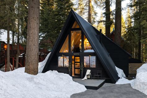 This Donner Lake cabin by Holly Snow Hollenbeck makes the grade with swervy furniture, clever built-ins, and terrazzo galore—and it just hit the market for $1.5M. #aframe #cabin #cabinporn #cabinreno #hygge Family Compound, Shingle Style Homes, House Family, Frame Cabin, Shag Carpet, Custom Built Ins, House Studio, Frame House, Lake Cabins