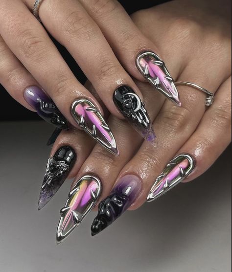 #cyborg #cyberpunk #nails #nailart #chrome #nailsoftheday #nail2inspire #nailsart #nailsofinstagram #naildesign #summernails Cyberpunk Nails, Crazy Nail Designs, Color For Nails, Punk Nails, Nail Techniques, Subtle Nails, Drip Nails, Goth Nails, Edgy Nails