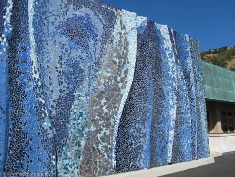 Ocean Wave Mosaic, Laguna Beach, California Mosaic On Concrete, Design Home Modern, Fish Fountain, Wave Mosaic, Ocean Mosaic, Fountain Wall, Modern Mosaic Tile, Modern Mosaic, Old Brick Wall