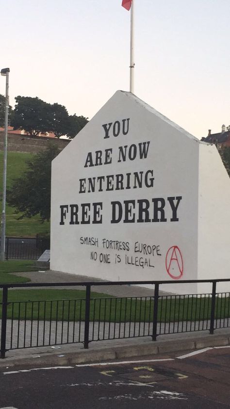 Derry/Londonderry--- Free Derry sign Derry Halloween, Derry Aesthetic Ireland, Derry Girls Stickers, Derry Girls Poster, Derry Londonderry, Derry Girls, Dublin Airport, Dream Summer, Ireland Trip