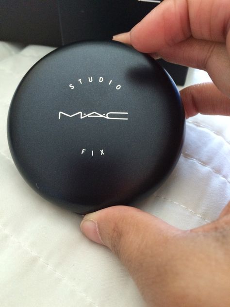 Mac Powder Foundation, Mac Makeup Foundation, Mixing Colours, Mac Fix, Mac Studio Fix Powder, Designer Makeup, Nail Goals, Mac Powder, Mac Studio Fix