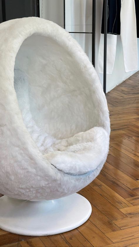 Fluffy Egg Chair, Fluffy Spinny Chair, Egg Seat, Fluffy Chair, Egg Shaped Chair, Fluffy Eggs, Diy Lip Gloss, Chill Room, Childs Play