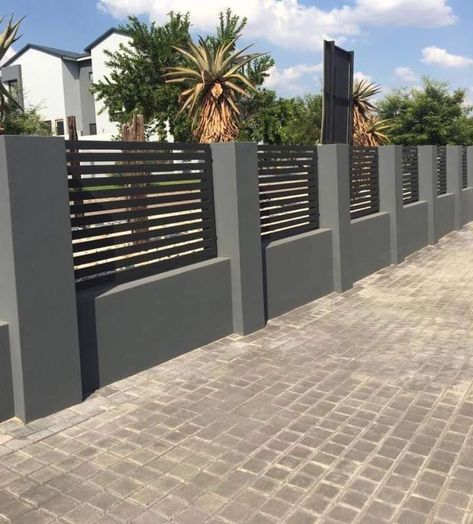 Fence Options, Gate Designs Modern, Front Wall Design, Modern Fence Design, House Fence Design, Bamboo Decor, Privacy Fences, Patio Garden Design, Modern Fence