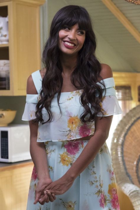 The Good Place: Top Moments from "Everything is Great!" (Season 2 Episodes 1 and 2) | Tell-Tale TV Tahani Al Jamil Outfit, Flared Skirt Dress, Crazy Ex Girlfriends, Kristen Bell, Everything Is Fine, Fashion Tv, Serie Tv, New Outfits, Style Icons