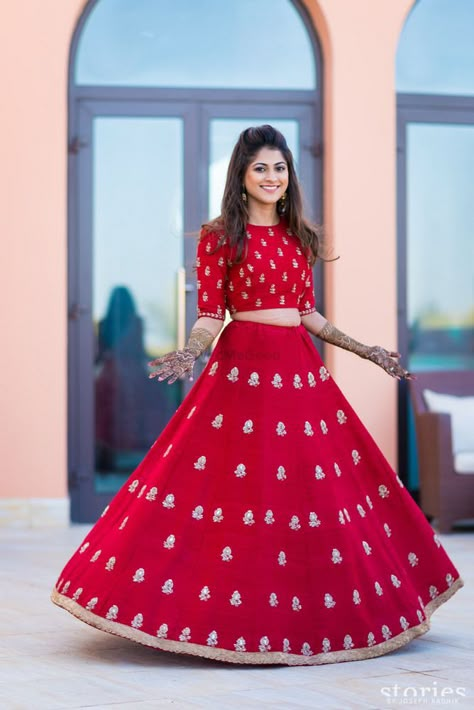 Red Outfits Photo crop top lehenga Crop Top Wedding Dress Indian, Designer Lehnga Choli, Wedding Dress Indian, Crop Top Wedding Dress, Crop Top Lehenga, Lehenga Saree Design, Long Dress Design, Half Saree Designs, Indian Gowns Dresses