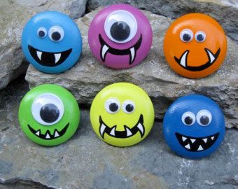 Monster Rocks, Halloween Rocks, Painted Rocks Kids, Painted Rocks Craft, Painted Rocks Diy, Rock Painting Ideas Easy, Rock Painting Patterns, Googly Eyes, Pet Rocks