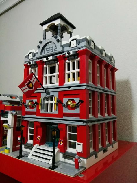 lego fire station moc 02/10/2017 | new fire station | seve martinez | Flickr Lego Fire Station, Lego Fire, Lego Moc, Fire Station, Lego, 10 Things