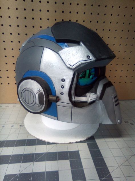 This Carmine style helmet EVA foam Gears of War COG Helmet template will work with nearly any Gears cosplay. Diy Gears, Eva Foam Helmet, Helmet Template, Gears Of Wars, Soldier Helmet, Downloadable Templates, Foam Crafts, Eva Foam, Easy Projects