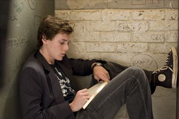 Charlie Bartlett, Anton Yelchin, Character Inspiration Male, Awesome Videos, Story Characters, Story Inspiration, Book Inspiration, Having A Crush, Writing Inspiration