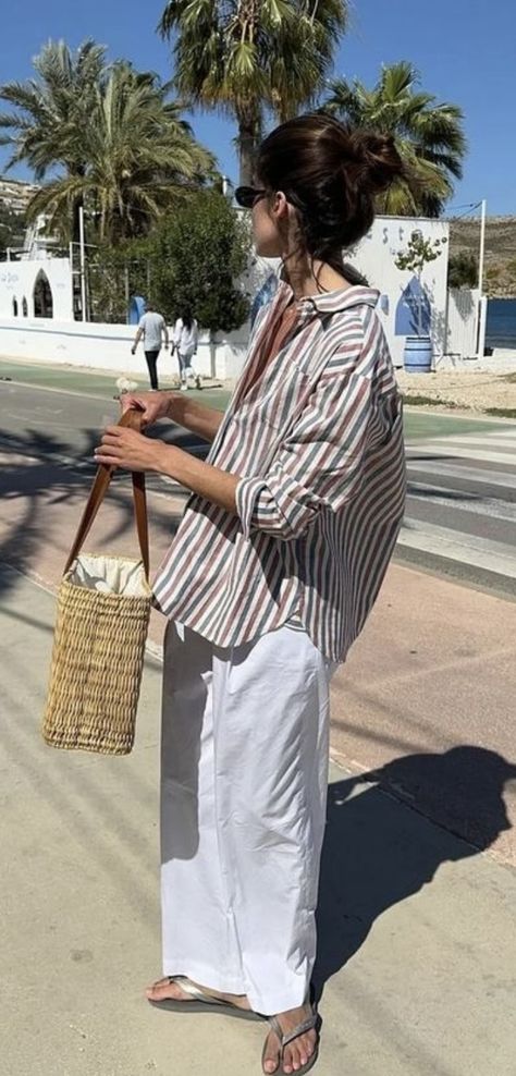 Beach Outfit Not Revealing, Farmhouse Aesthetic Outfits, Hawaii Work Outfits, Beach Outfits For Moms, Linen Layers Outfit, Australia Summer Outfits 2024, Sydney Summer Outfit, Light Summer Outfit Ideas, Beach Vacation Outfits Aesthetic