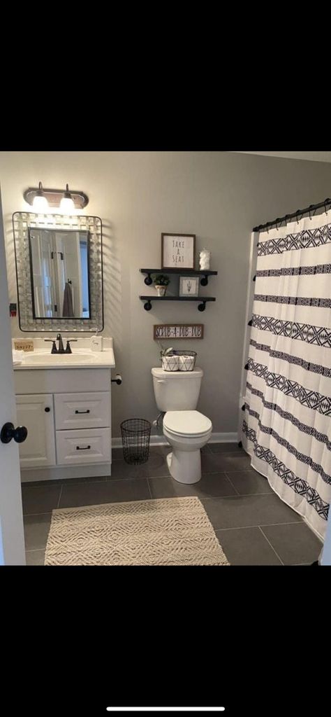 Ideas For Small Restrooms, Black Interior Bathroom Design, Dark Themed Bathroom Ideas, Guest Bathroom Decor Minimalist, White With Black Accent Bathroom, Bathroom Decor White Cabinets, Apartment Bathroom Decor Ideas Vintage, Gray Walls Bathroom Ideas, Medium Sized Bathroom Ideas