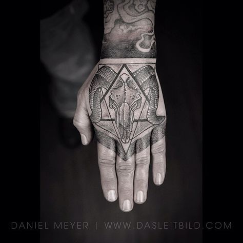 Ram skull on @loukiss via www.dasleitbild.com // #ramskull #handtattoo #skull #tattoo #hand #inked #theartoftattooing #support_good_tattooing #tattoos_of_instagram #tattrx  #tattooinkspiration #tattoofanatix #blackworkerssubmission #tattoodo #germantattooers Ram Hand Tattoo, Skull Tattoo Hand, Back Of Hand Tattoos, Body Modification Piercings, Empire Tattoo, Cuff Tattoo, Ram Skull, Tattoo Hand, Skull Hand