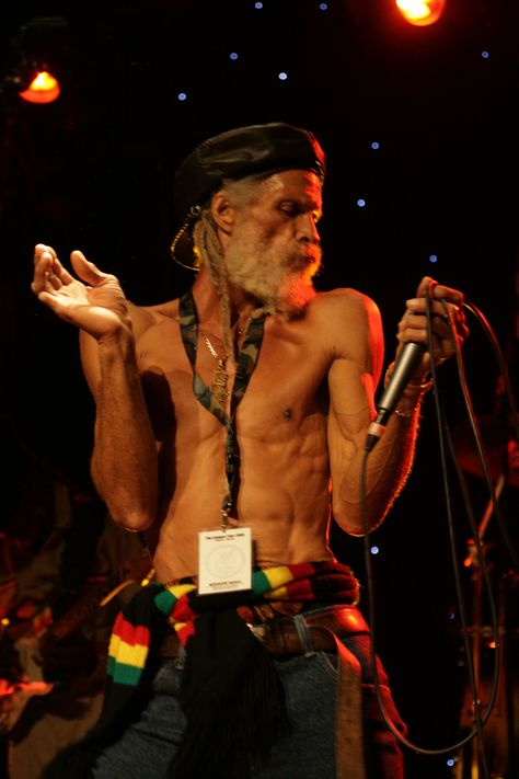 Don Carlos can still totally get it Don Carlos, Mr Cat, Roots Reggae, Reggae Music, Sweet Memories, Rappers, Peace And Love, Stockholm, Get It