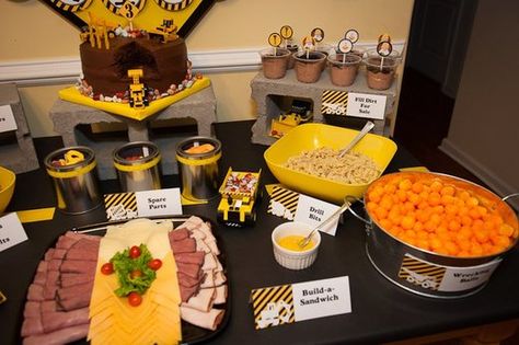 construction party Tonka Party, Construction Party Food, Construction Birthday Party Ideas, Construction Baby Shower, Construction Theme Party, Construction Birthday Party, Construction Birthday Parties, Trucks Birthday Party, Construction Party