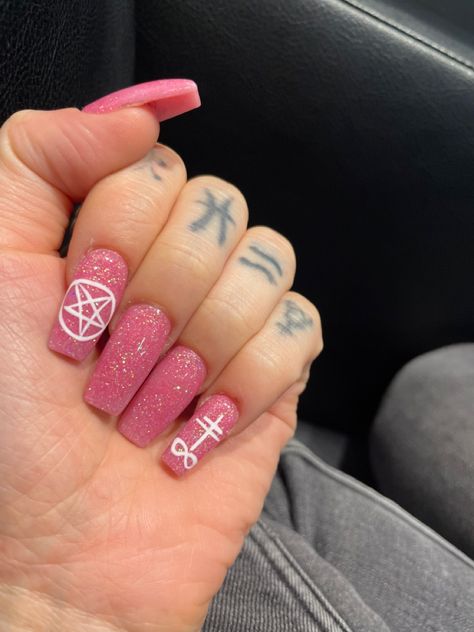 Pink Goth Nails Short, Alt Nails Coffin, Satanic Nails Acrylic, Alt Pink Nails, Satanic Nails Designs, Goth Valentines Nails Short, Heartagram Nails, Nail Ideas Alt, Pink Alt Nails