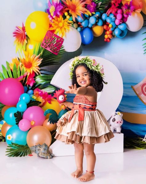 Moana Themed Photoshoot, Moana Birthday Photoshoot, Moana Birthday Party Ideas Decoration, Moana Backdrop, Moana Themed Birthday Party, Moana Birthday Party Theme, Moana Theme Birthday, Festa Moana Baby, Minnie Mouse First Birthday