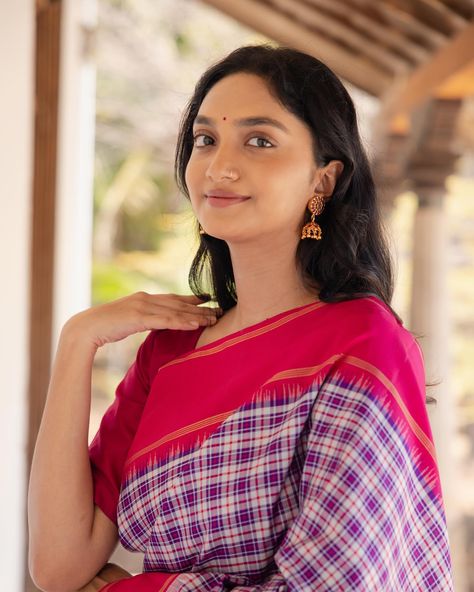 கட்டம் Tulsi Weaves is where tradition meets modernity in a tale of timeless elegance. Explore the evolution of checkered patterns from ancient origins to contemporary Kanjivarams. This handwoven Kanchipuram silk saree with a purple bodi border has a multicolored check on the body. [Checks, Madras Checks, Tulsi Weaves, silk saree, saree, silk, handloom saree, handloom, designer, designer wear, Kanchipuram Silk Saree, kanjeevaram silk saree, handloom Silk Sarees, saree love, traditional,... Madras Checks, Tulsi Silks, Kanjeevaram Silk Saree, Saree Silk, Saree Handloom, Ancient Origins, Kanchipuram Silk Saree, Pure Silk Sarees, Handloom Saree