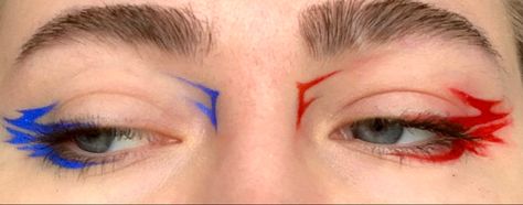 Red And Blue Eyeliner, Red And Blue Makeup Aesthetic, Blue And Red Makeup, Blue Liquid Eyeliner Looks, Blue Graphic Liner, Blue Grafic Eyeliner, Blue Graphic Eye Makeup, Dramatic Eyeshadow, Red Eye Makeup