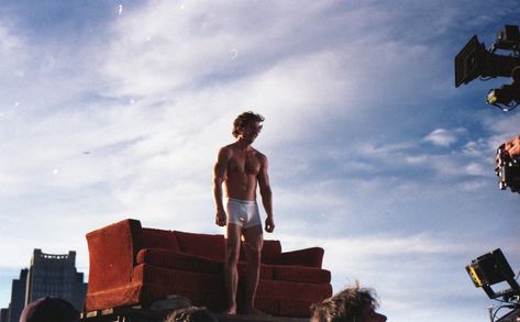 Manhattan Rooftop, Calisthenics Workout Routine, Kerry Von Erich, Calvin Klein Campaign, White Calvin Klein, Allen White, Jeremy Allen White, Downtown New York, Manhattan Skyline