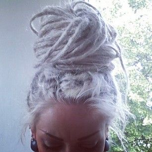 Gray Dreadlocks, Silver Dreadlocks, Grey Dreadlocks, Dread Ideas, White Dreads, New Dreads, Dread Lock, Blonde Dreads, Dreads Girl