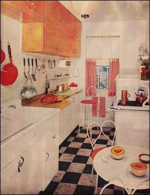 1955 Kitchen - Tiny NYC apartment with a peg board backsplash ... more than 5 years before Julia organized her famous kitchen in Cambridge (and now housed in the Smithsonian). From www.midcenturyhomestyle.com. Pegboard Backsplash, Pegboard Kitchen, 1940s Kitchen, 1950s Kitchen, Kitchen Ornaments, Vintage Kitchens, Diy Dining Room, Diy Dining, White Modern Kitchen