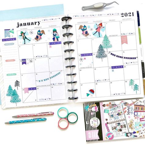 New Years Planner Layout, Happy Planner Year At A Glance Ideas, Happy Planner January Layout, January Happy Planner Layouts, January Planner Layout, Happy Planner Monthly Layout, New Year Planner, Planner Monthly Layout, Planner Spread Inspiration