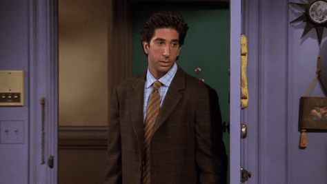 Friends, Ross Ross Friends, 90s Tv Shows, Monica And Chandler, David Schwimmer, Ross Geller, Friends Tv Series, Friends Moments, Friends Gif, Friends Series