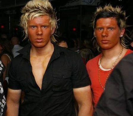 19 People with Spray Tans From HELL! I love the farmers tan on the arms of the one on the left Tan Fail, Farmers Tan, Epic Fails Funny, Fake Tan, Spray Tanning, Epic Fails, Sun Tan, Tanning, Night Club