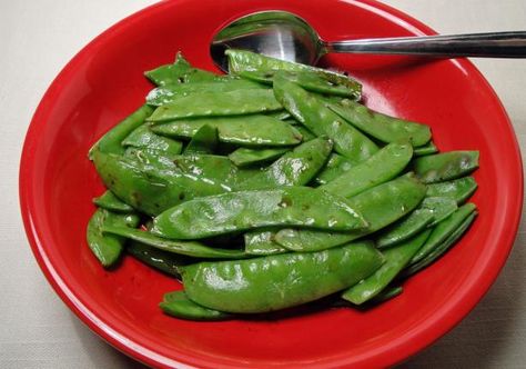 Microwave Snow Peas Cooking Snow Peas, Cooking Sugar Snap Peas, Gluten Free Chinese Food, Dinner Sides Recipes, Microwave Cooking Recipes, Snow Peas Recipe, Sugar Snap Pea Recipe, Snap Peas Recipe, Sugar Detox Recipes