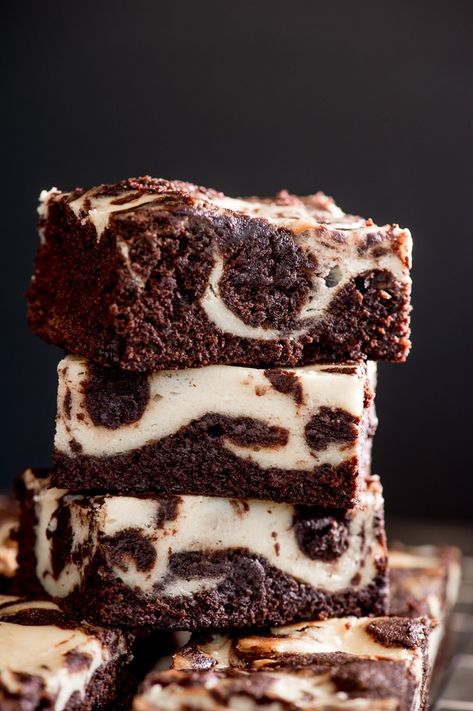 Zebra Brownies, Cheesecake Swirl Brownies, Easy Weekday Meals, Swirl Brownies, Bacon Mac And Cheese, Cheesy Bacon, Cheesecake Brownies, Honey Roasted, Creamy Cheesecake