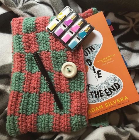 Crochet Bookbag, Crochet Book Bag, Cute Bookbags, Crochet Book, Crochet Books, Book Bag, Fiber Art, Embroidery, Knitting