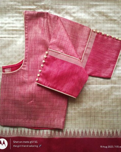 Piping Blouse Designs Latest, Simple Piping Blouse Designs, Simple Hand Designs For Blouses, Piping Blouse Designs, Murugan Images, Simple Saree Blouse Designs, Piping Blouse, Basic Blouse Designs, Ikat Blouse Designs