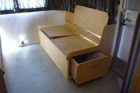 top and side storage access..this is cool Folding Couch, Campervan Bed, Camper Beds, Van Bed, Trailer Conversion, Camper Hacks, Bus House, Diy Camper Remodel, Folding Sofa Bed