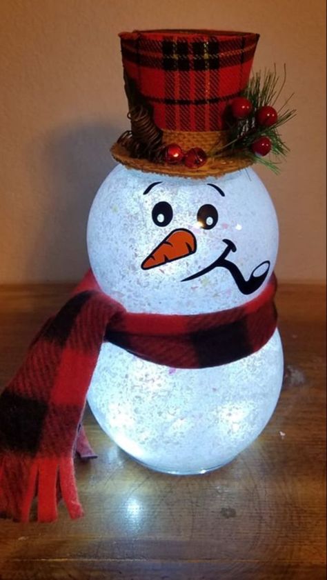 Snowman Globe Craft, Diy Fish Bowl, Fish Bowl Snowman, Fishbowl Snowman, Bowl Snowman, Snowman Ideas, Snowman Crafts Diy, Fish Bowls, Snowman Christmas Decorations