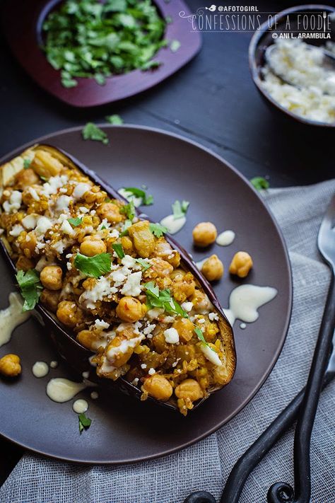 Confessions of a Foodie: Cooking for Two: Stuffed Eggplant with Chickpeas Bulgur Wheat and Tahini Sauce Bulgur Recipes, Aubergine Recipe, Bulgur Wheat, Desayuno Keto, Stuffed Eggplant, Harissa Paste, Tahini Sauce, Vegetarian Dinners, Eggplant Recipes