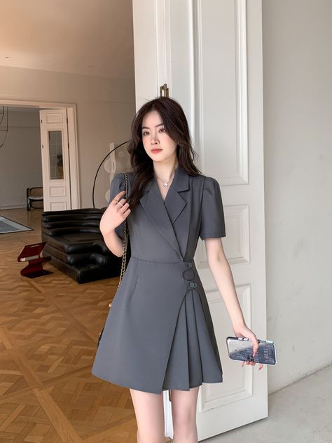 Korean Fashion Dress Formal, Ootd Korean Style Dress, Korean Formal Dress, Grad Outfits, Outfit Korean Style, Simple Style Outfits, Delicate Clothes, Fashion Top Outfits, Ootd Dress