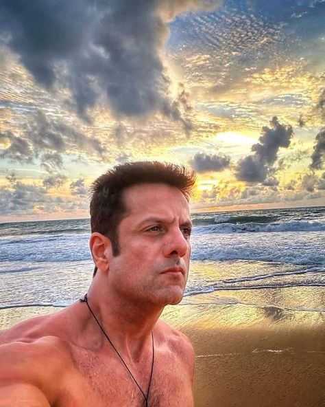 Fardeen Khan, 90s Actors, Feroz Khan, Killer Body, Brand Shoot, Bollywood Updates, Bollywood Gossip, Talent Management, Film Producer