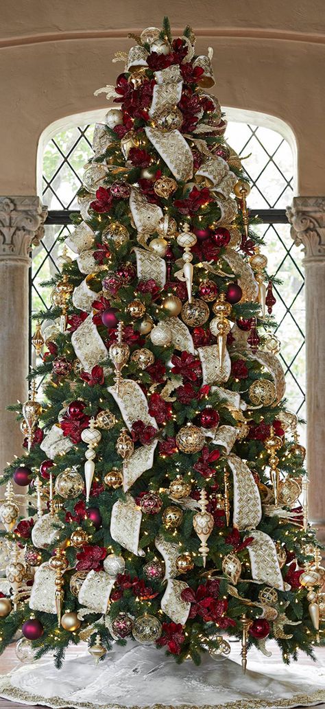 Christmas Tree With Red And Gold Ornaments, Gold And Red Tree Christmas, Large Christmas Trees Decorated, Two Color Christmas Tree, Garnet And Gold Christmas Tree, Christmas Burgundy And Gold, Red Green Champagne Christmas Tree, Large Christmas Trees, Christmas Trees Big Ornaments