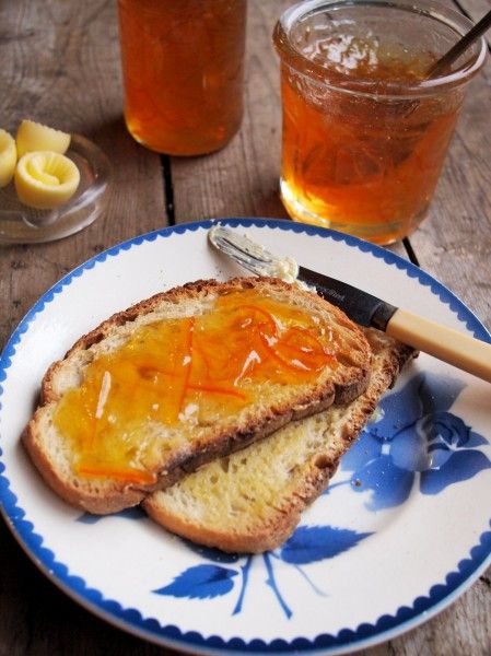 Three Fruit Marmalade recipe from http://www.lavenderandlovage.com/2013/01/the-marmalade-awards-paddington-bear-three-fruit-marmalade-recipe-and-giveaway.html. Making Marmalade, Seville Orange Marmalade, Seville Orange, Fruity Recipes, Marmalade Recipe, Paddington Bear, Vegetable Drinks, Oranges And Lemons, Healthy Eating Tips