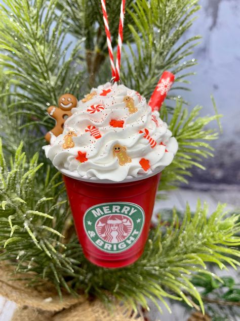 Starbucks Ornaments, Cup Ornaments, Starbucks Crafts, Hot Cocoa Ornaments, Coffee Ornaments, Faux Whipped Cream, Starbucks Diy, Grinch Ornaments, Cocoa Christmas