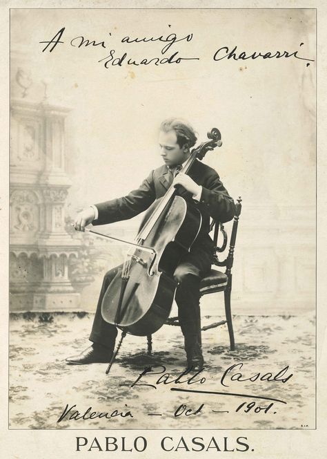 Música en papel. Los fondos musicales de la Biblioteca Valenciana Cellist Aesthetic, Cello Teaching, Cello Photo, Cello Art, Cello Bow, Cello Music, Antique Photography, Im A Dreamer, Classical Musicians