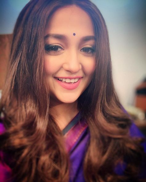 Monali Thakur, Indian Music, Indian Artist, Rock Stars, Music Is, Proud To Be, Singers, Musical, The Incredibles