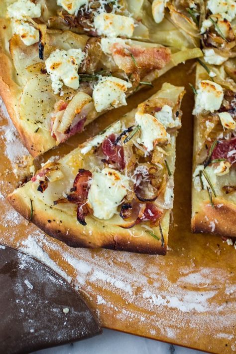 Potato, Bacon and Rosemary Pizza - Olivia's Cuisine Potatoe Pizza, Rosemary Pizza, Pizza With Goat Cheese, Vegetables Pizza, Pizza Gluten Free, Pizza Oven Recipes, Pizza Vegetariana, Potato Bacon, Bacon Pizza