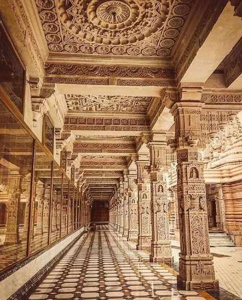 Maharashtra Culture Aesthetic, Indian Arch, India Places, Lighting Architecture, Palace Architecture, Pune Maharashtra, Temple India, Indian Temple Architecture, India Architecture