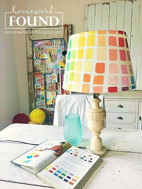 Artsy Lamp, Painted Lampshade, Happy Decor, Wire Lampshade, Funky Lamps, Colorful Lamp Shades, Creative Lamp Shades, Alabaster Lamp, Painting Lamp Shades