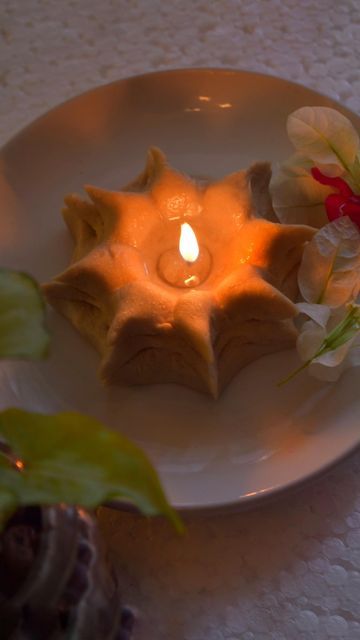 Swati Bora on Instagram: "Festive Decor Ideas How to make an Aata Diya at home? Let me know your thoughts 💭 I grew up watching my mother and grand parents making these 😃 Anyone who remember this? #diycrafts #diyprojects #diya #rangoli #navratri #ganpati #ganpatibappamorya #ganpationreels #navratrispecial #navratri2022 #indianfestival #festival #homedecoration #homedecorideas #craft #reelsinstagram #mandir #explorepage #reelsvideo #explore #reelsinstagram" Indian Decor Diy, Diwali Craft For Children, Festive Decor Ideas, Diya Decoration Ideas, Diwali Diya Decoration, Diya Rangoli, Thali Decoration Ideas, Diy Floral Decor, Grand Parents